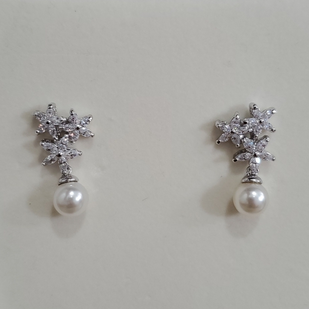 🌹NIB BRIDEAL EARRING NECKLACE SET - Picture 2 of 16